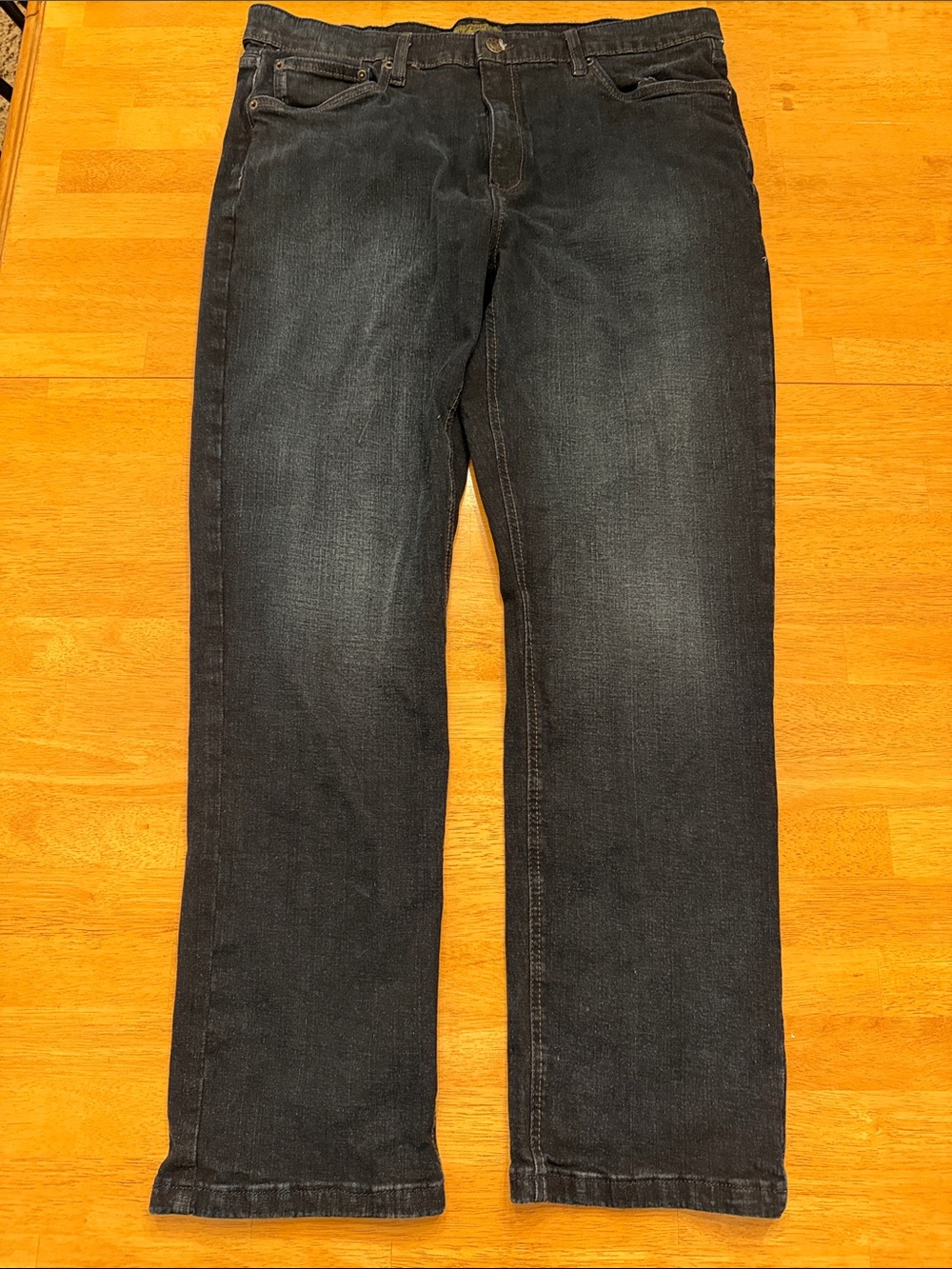 Men's Straight Jeans in Dark Indigo - Classic Everyday Fit
